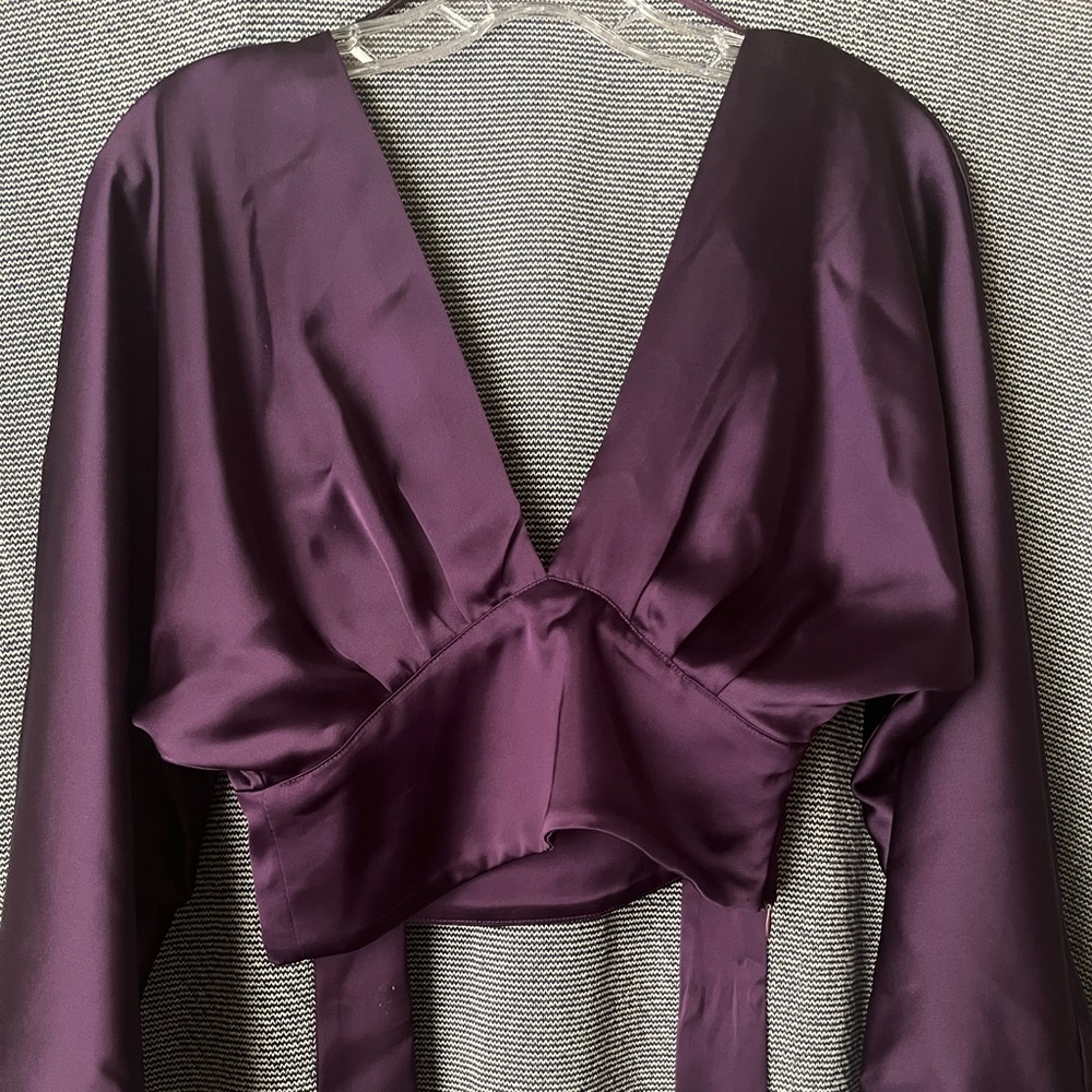 Zara 💜Gorgeous 70s purple cropped satin shirt